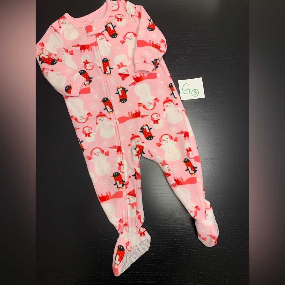 ⭐️2/$11.00⭐️ Carter’s 12m Winter Theme Fleece Sleeper